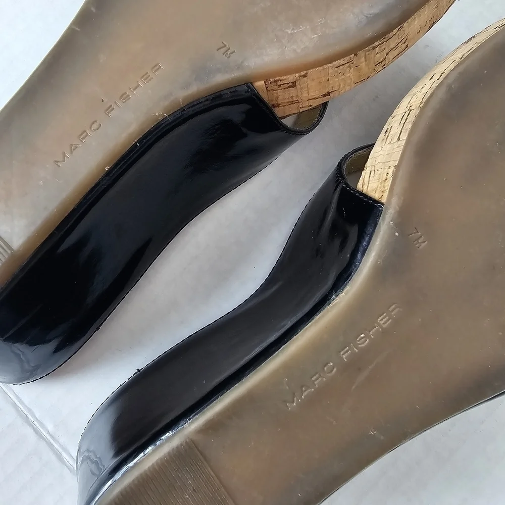 Marc Fisher Black Patent Cork Wedge Thong Sandals Size 7 Slip-On Open Toe